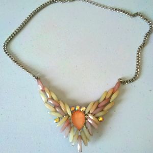 Women's Costume Jewelery Necklace w/Pastel Coloring
